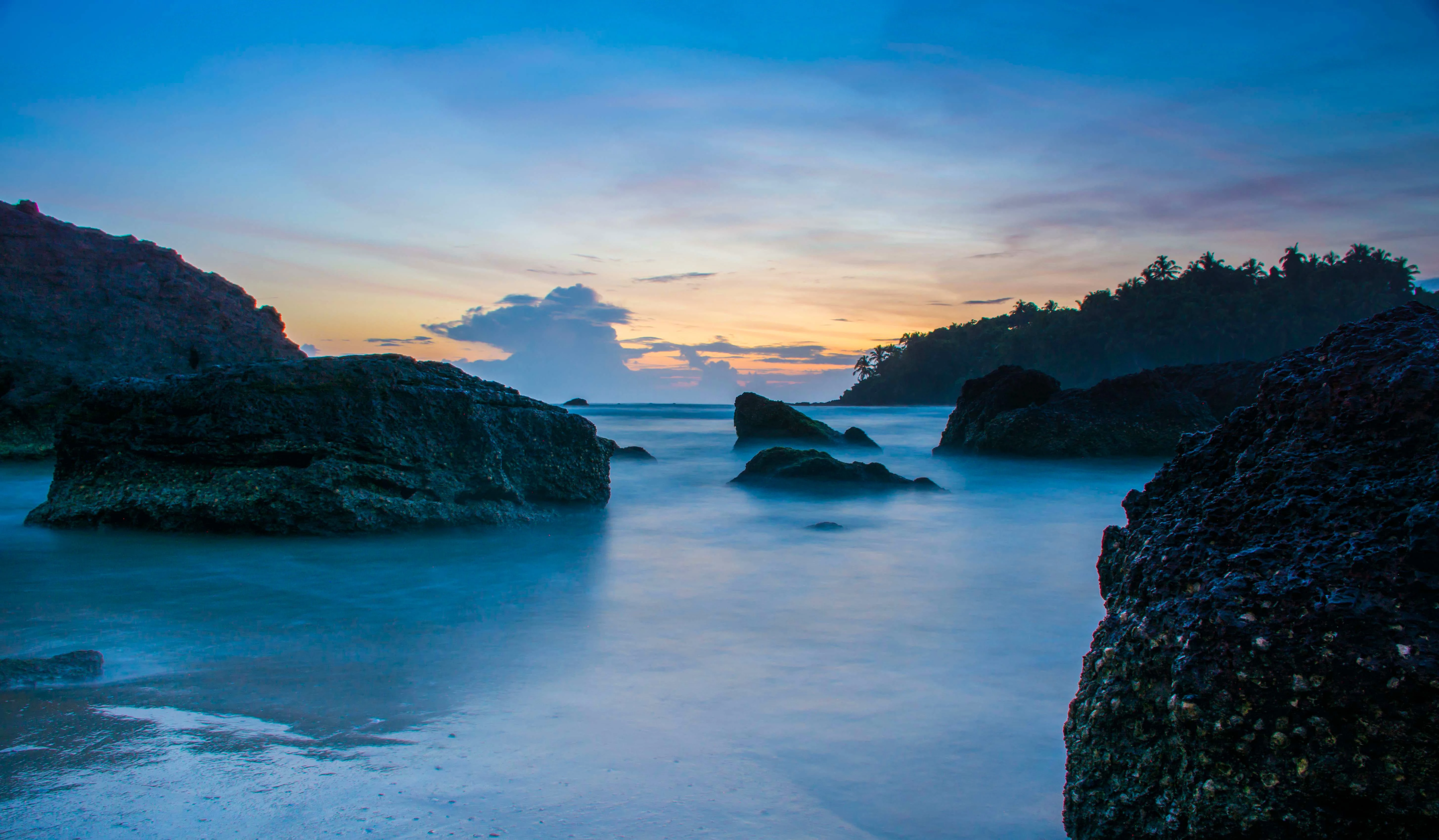 Kerala Holiday Guide: Beaches Hills and Backwaters