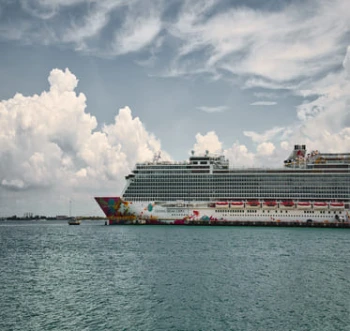 Best of Singapore with Overnight Cruise