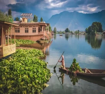 Kashmir Holiday from Delhi